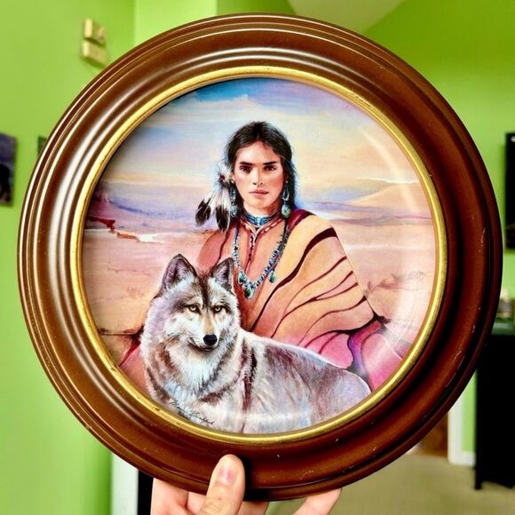 Franklin Mint Heirloom Vintage Collectible Framed Plate Tribal Native Wolf Art - Picture 1 of 6
